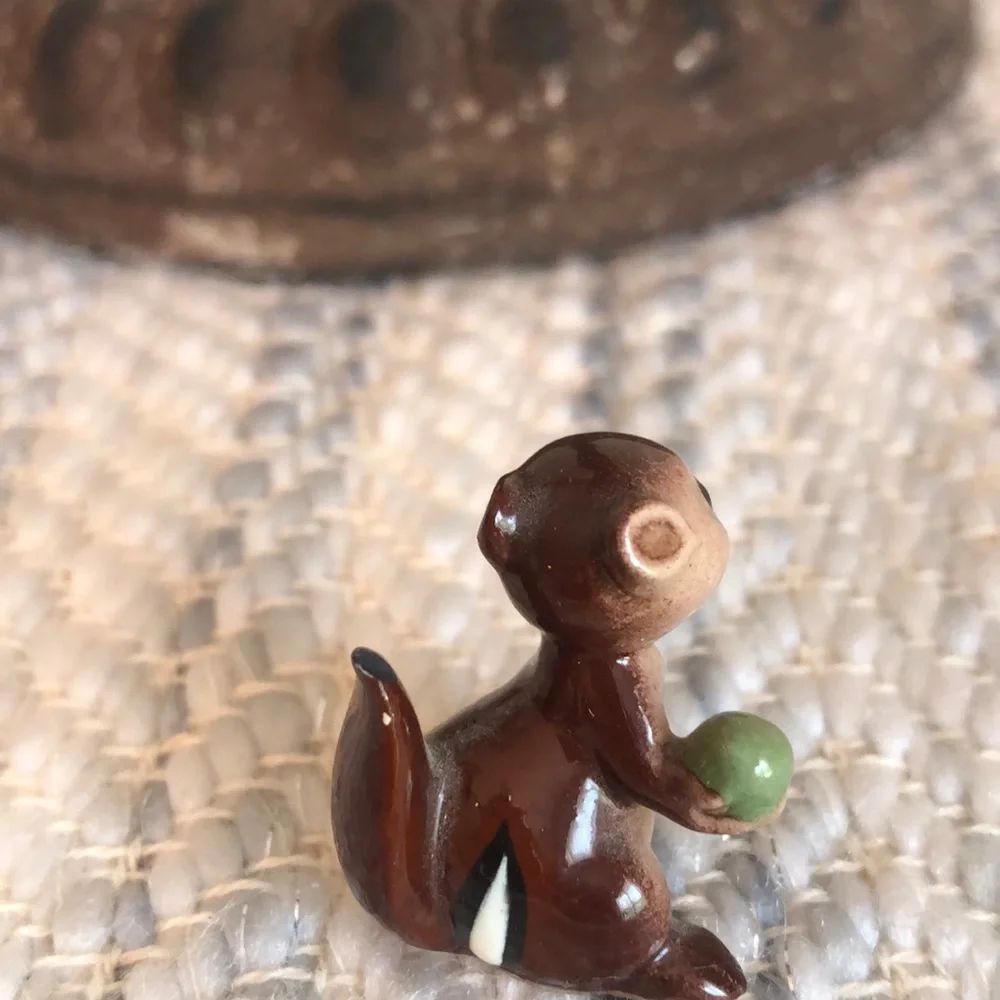 Miniature Brown Ceramic Squirrel  with Acorn Figurine - Picture 4 of 8